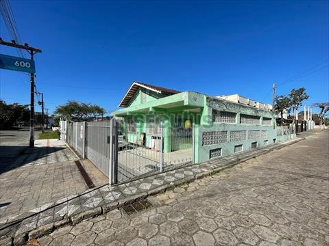 Casa Residencial para venda no Centro em Balneario Picarras com 273m² por R$ 750.000,00