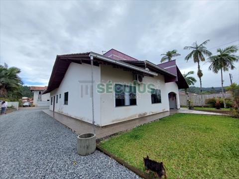 Casa Residencial para venda no Jaragua 99 em Jaragua do Sul com 1,025m² por R$ 1.703.000,00