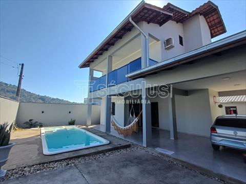 Casa Residencial para venda no Tifa Martins em Jaragua do Sul com 350m² por R$ 1.250.000,00