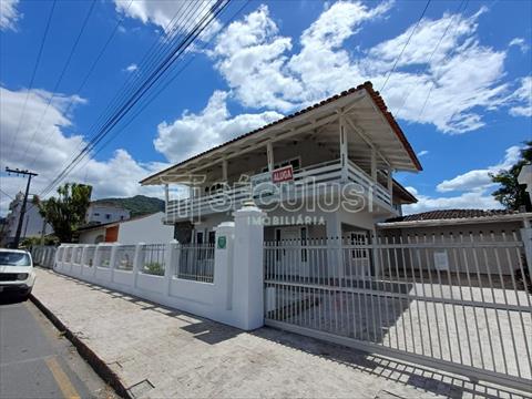 Casa Comercial para locacao no Centro em Jaragua do Sul com 537m² por R$ 15.555,55