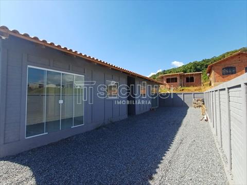 Casa Residencial para locacao no Bananal do Sul em Guaramirim com 0m² por R$ 1.555,55