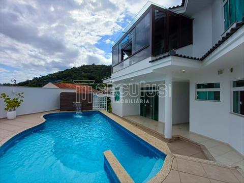Casa Residencial para locacao no Czerniewicz em Jaragua do Sul com 0m² por R$ 13.888,88