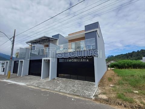 Casa Residencial para venda no Barra do Rio Cerro em Jaragua do Sul com 135m² por R$ 789.900,00