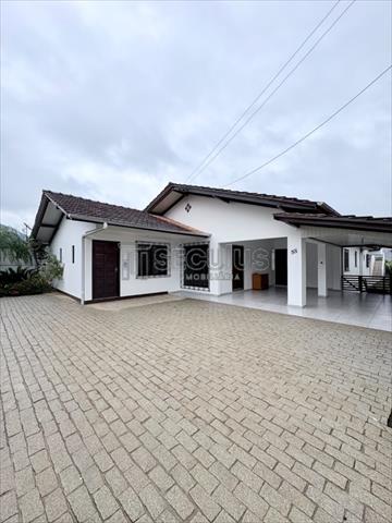 Casa Residencial para locacao no Barra do Rio Cerro em Jaragua do Sul com 0m² por R$ 4.777,77
