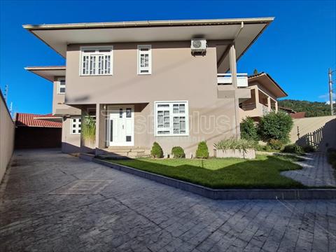 Casa Residencial para venda no Barra do Rio Cerro em Jaragua do Sul com 392m² por R$ 1.250.000,00