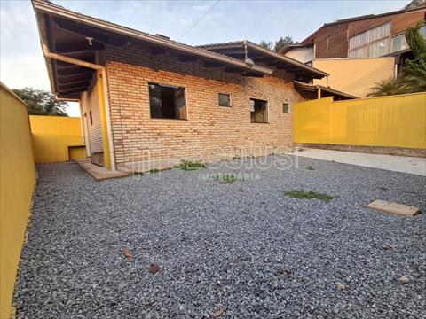 Casa Residencial para locacao no Barra do Rio Molha em Jaragua do Sul com 0m² por R$ 2.888,88