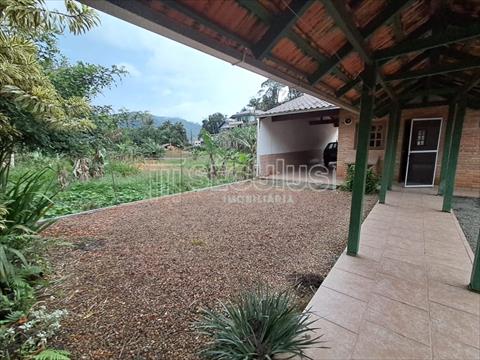 Casa Residencial para locacao no Ilha da Figueira em Jaragua do Sul com 80m² por R$ 2.222,22