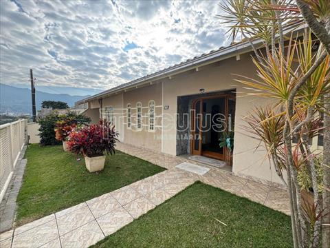 Casa Residencial para venda no Ilha da Figueira em Jaragua do Sul com 375m² por R$ 950.000,00