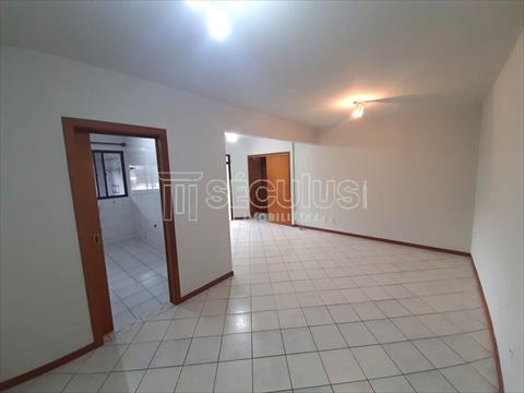 Apartamento para locacao no Centro em Jaragua do Sul com 81m² por R$ 2.444,44