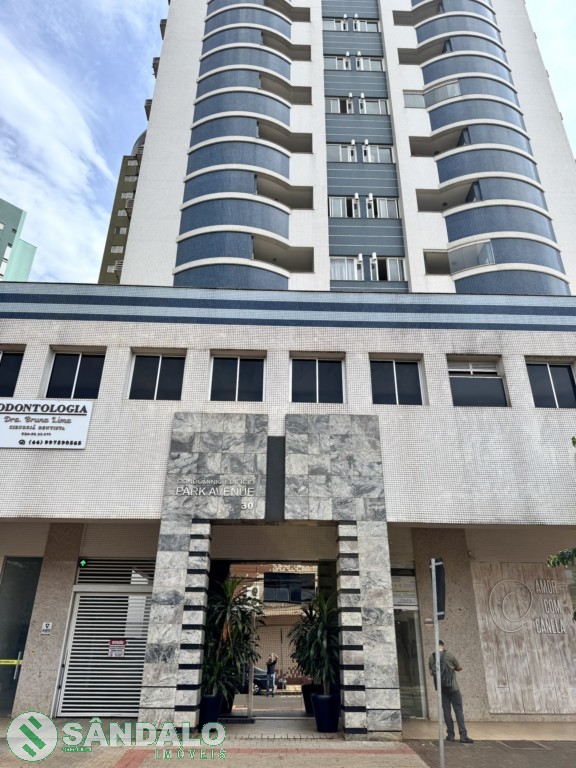 Apartamento para locacao no Zona 01 em Maringa com 83,24m² por R$ 2.420,00