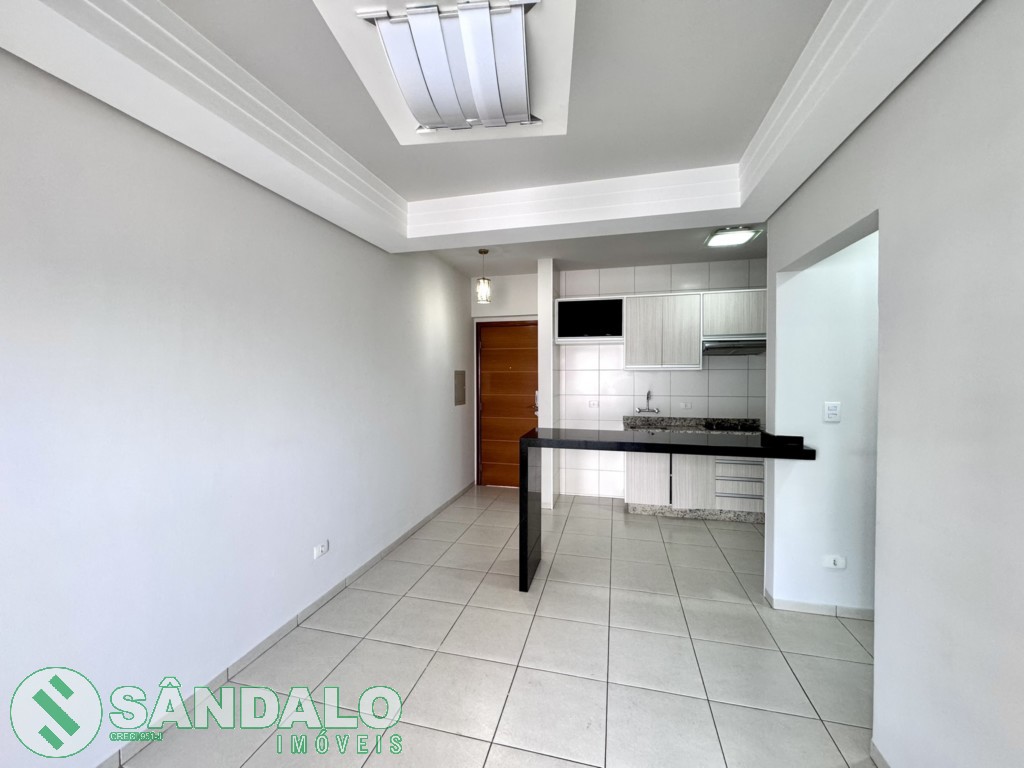 Apartamento para locacao no Zona 01 em Maringa com 83,24m² por R$ 2.420,00