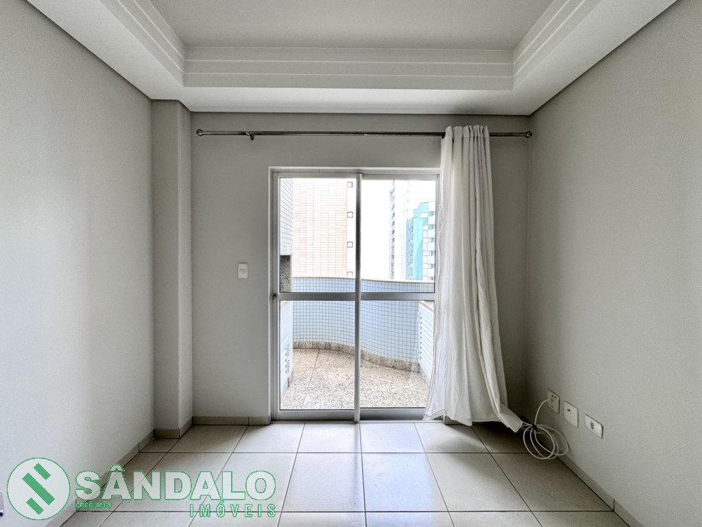 Apartamento para locacao no Zona 01 em Maringa com 83,24m² por R$ 2.420,00