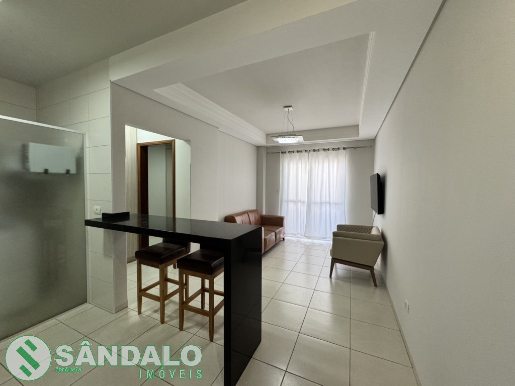Apartamento para locacao no Zona 01 em Maringa com 83,24m² por R$ 2.420,00