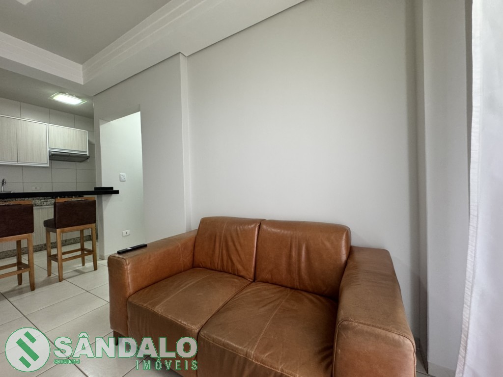 Apartamento para locacao no Zona 01 em Maringa com 83,24m² por R$ 2.420,00