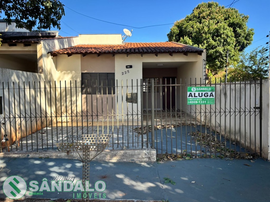 Casa para locacao no Jardim Sao Jorge em Maringa com 193,8m² por R$ 1.560,00