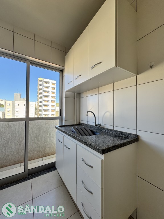 Apartamento para locacao no Zona 07 em Maringa com 66,99m² por R$ 1.210,00