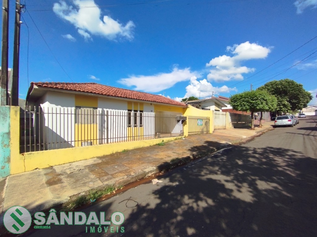 Casa para locacao no Parque Alvamar em Sarandi com 300m² por R$ 1.210,00