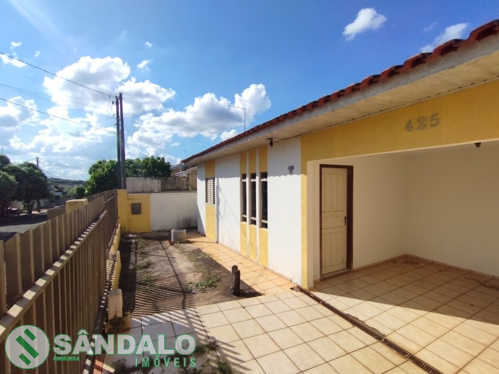 Casa para locacao no Parque Alvamar em Sarandi com 300m² por R$ 1.210,00