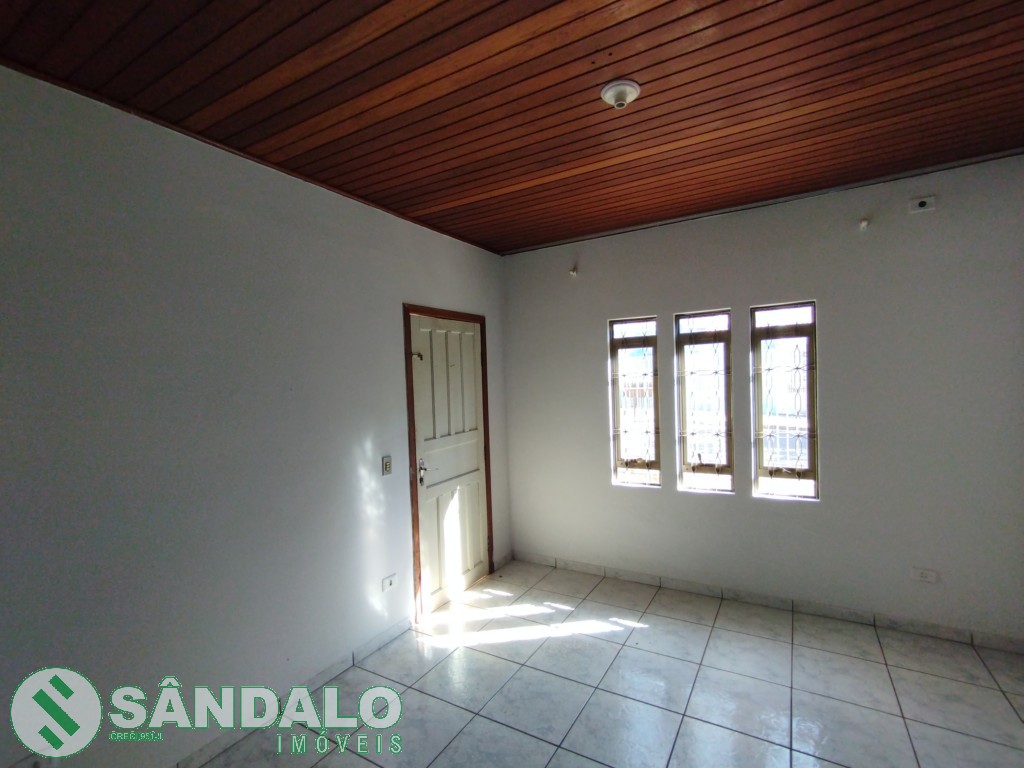 Casa para locacao no Parque Alvamar em Sarandi com 300m² por R$ 1.210,00
