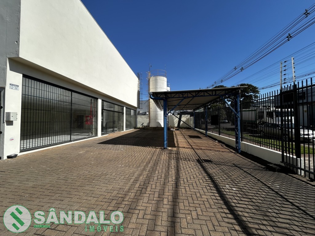 Barracão para locacao no Jardim Itaipu em Maringa com 2.450m² por R$ 30.800,00