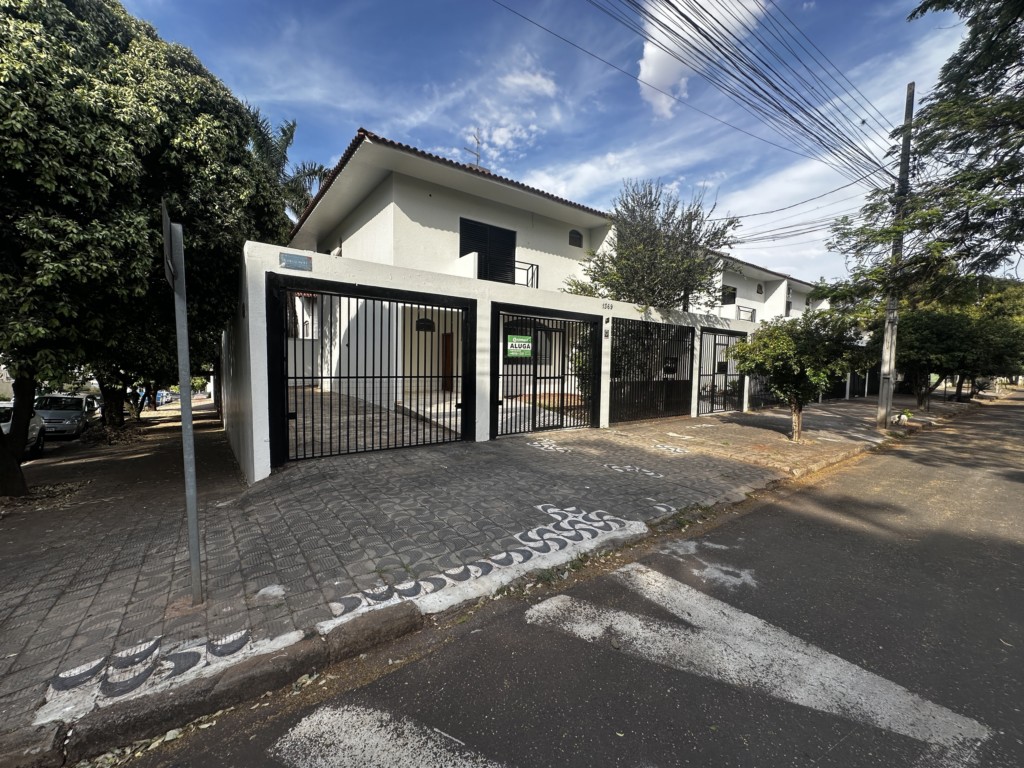 Sobrado para locacao no Vila Bosque em Maringa com 0m² por R$ 3.300,00