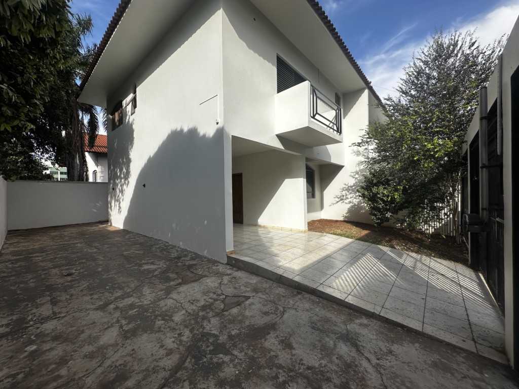 Sobrado para locacao no Vila Bosque em Maringa com 0m² por R$ 3.300,00