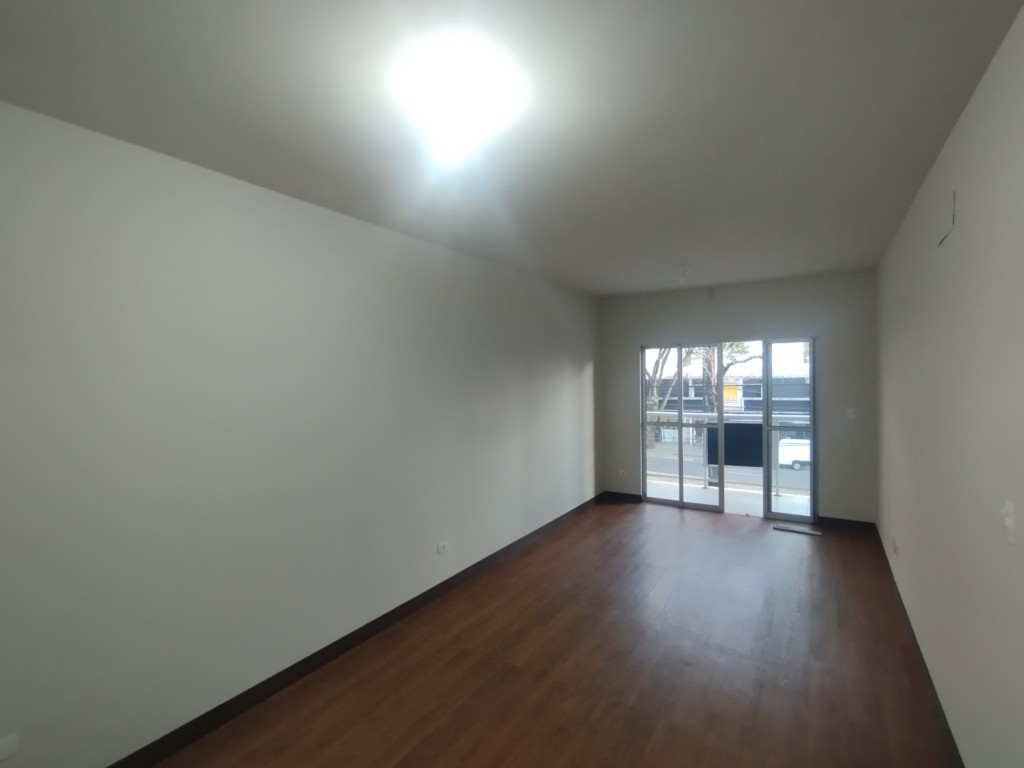 Apartamento para locacao no Zona 03 em Maringa com 0m² por R$ 2.750,00