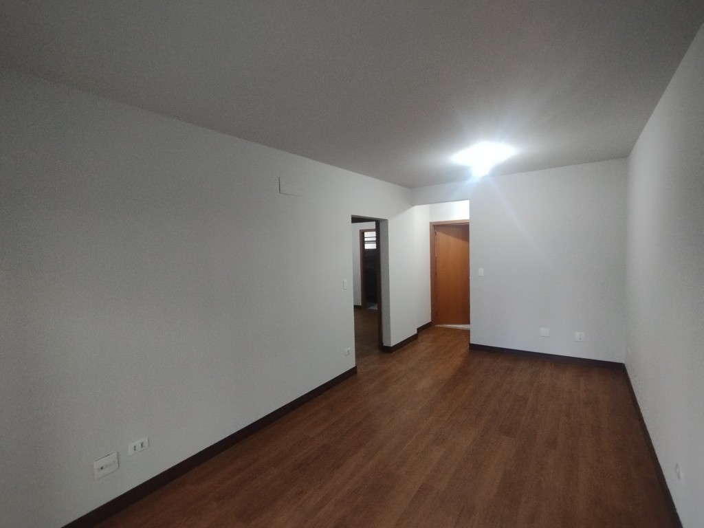 Apartamento para locacao no Zona 03 em Maringa com 0m² por R$ 2.750,00