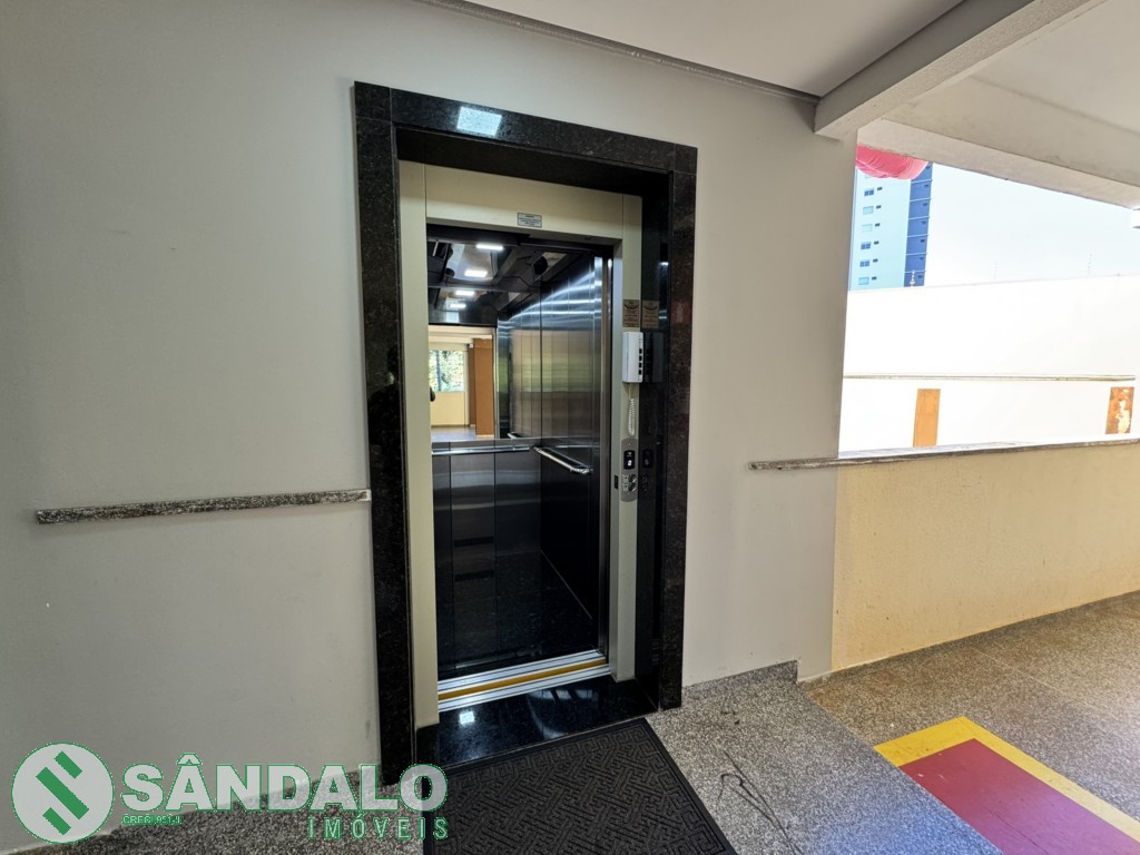 Apartamento para locacao no Zona 01 em Maringa com 94,16m² por R$ 1.320,00