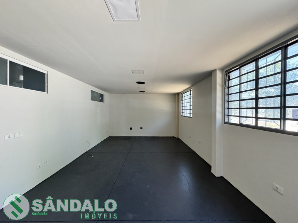 Barracão para locacao no Jardim Santa Helena em Maringa com 347,94m² por R$ 5.280,00