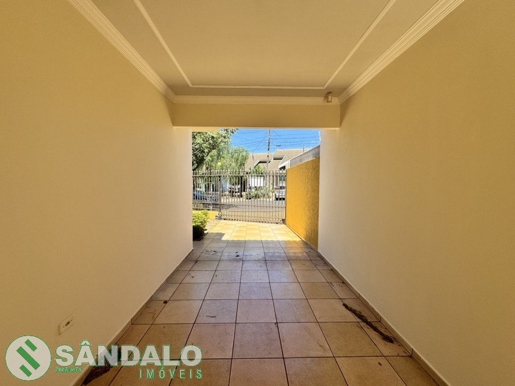 Casa para locacao no Jardim Dias I em Maringa com 161,86m² por R$ 2.200,00