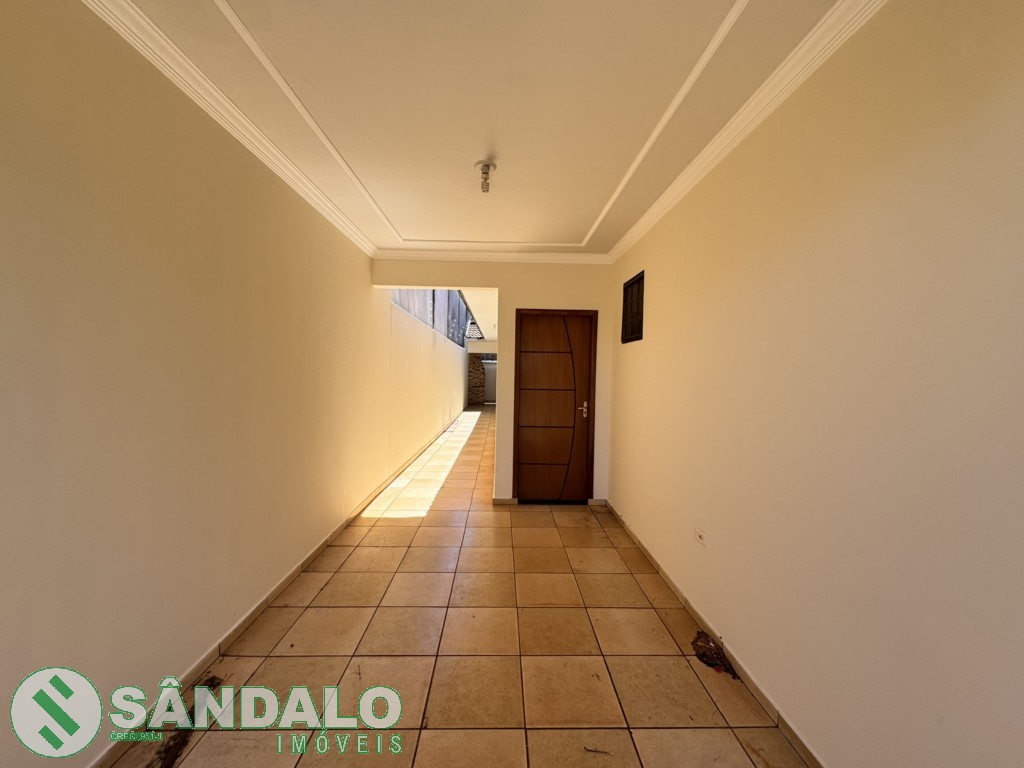 Casa para locacao no Jardim Dias I em Maringa com 161,86m² por R$ 2.200,00