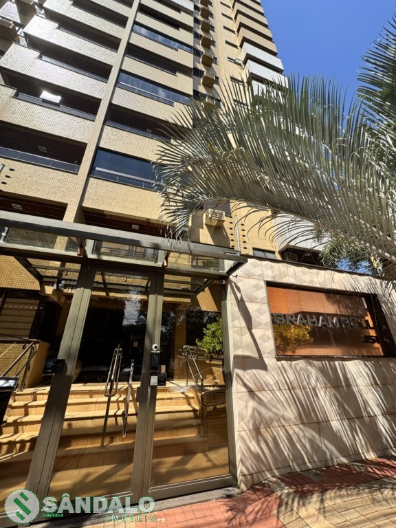 Apartamento para locacao no Zona 07 em Maringa com 198m² por R$ 3.300,00