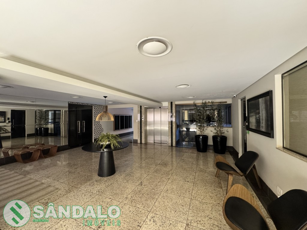 Apartamento para locacao no Zona 07 em Maringa com 198m² por R$ 3.300,00