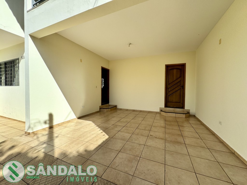 Sobrado para locacao no Jardim Higienopolis em Maringa com 293,69m² por R$ 2.640,00