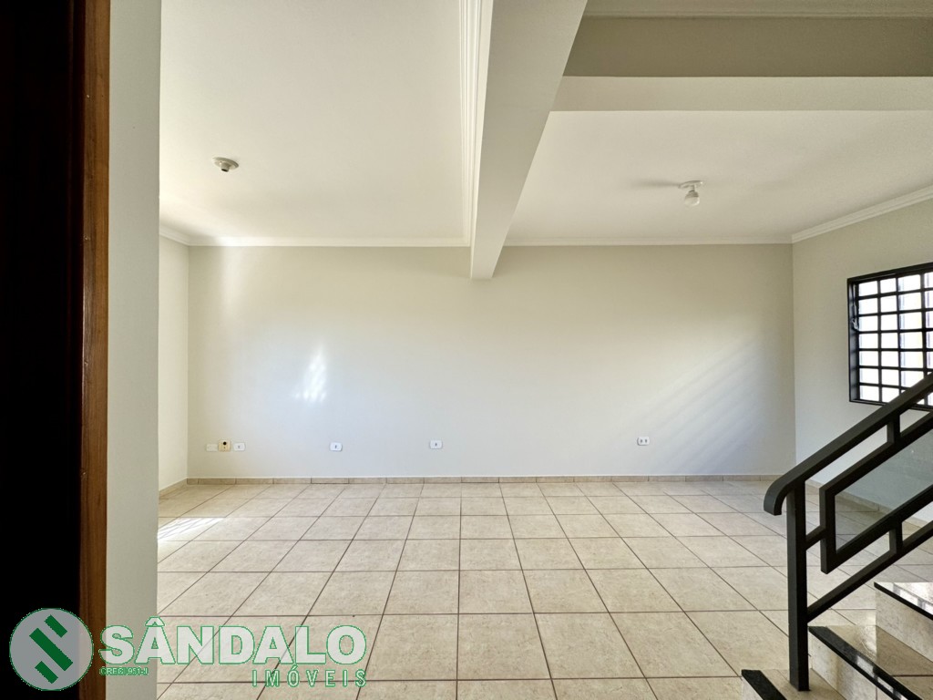 Sobrado para locacao no Jardim Higienopolis em Maringa com 293,69m² por R$ 2.640,00