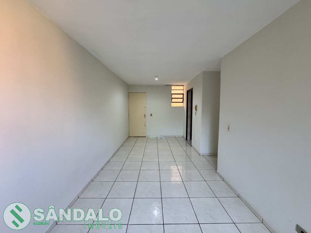 Apartamento para locacao no Zona 7 em Maringa com 0m² por R$ 1.210,00