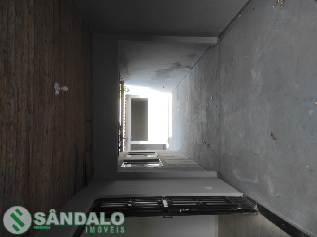 Casa para venda no Conjunto Floresta em Sarandi com 192m² por R$ 160.000,00