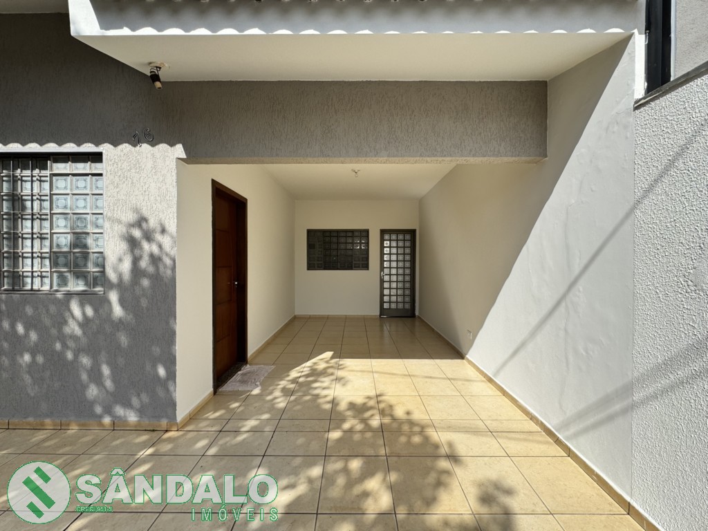 Casa para locacao no Parque Avenida em Maringa com 180m² por R$ 2.200,00