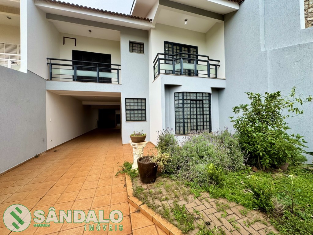 Sobrado para locacao no Jardim Higienopolis em Maringa com 0m² por R$ 3.850,00