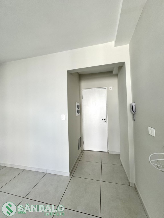 Apartamento para locacao no Zona 07 em Maringa com 42,93m² por R$ 1.760,00