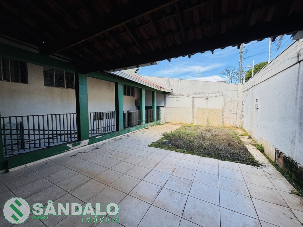 Casa para locacao no Conjunto Habitacional Joao de Barro em Maringa com 300m² por R$ 3.190,00