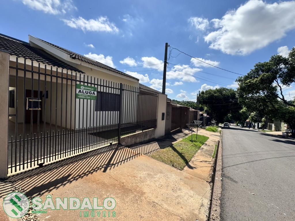 Casa para locacao no Jardim Santa Helena em Maringa com 150m² por R$ 1.705,00