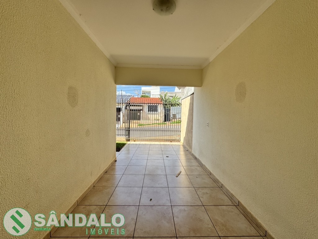 Casa para locacao no Jardim Santa Helena em Maringa com 150m² por R$ 1.705,00