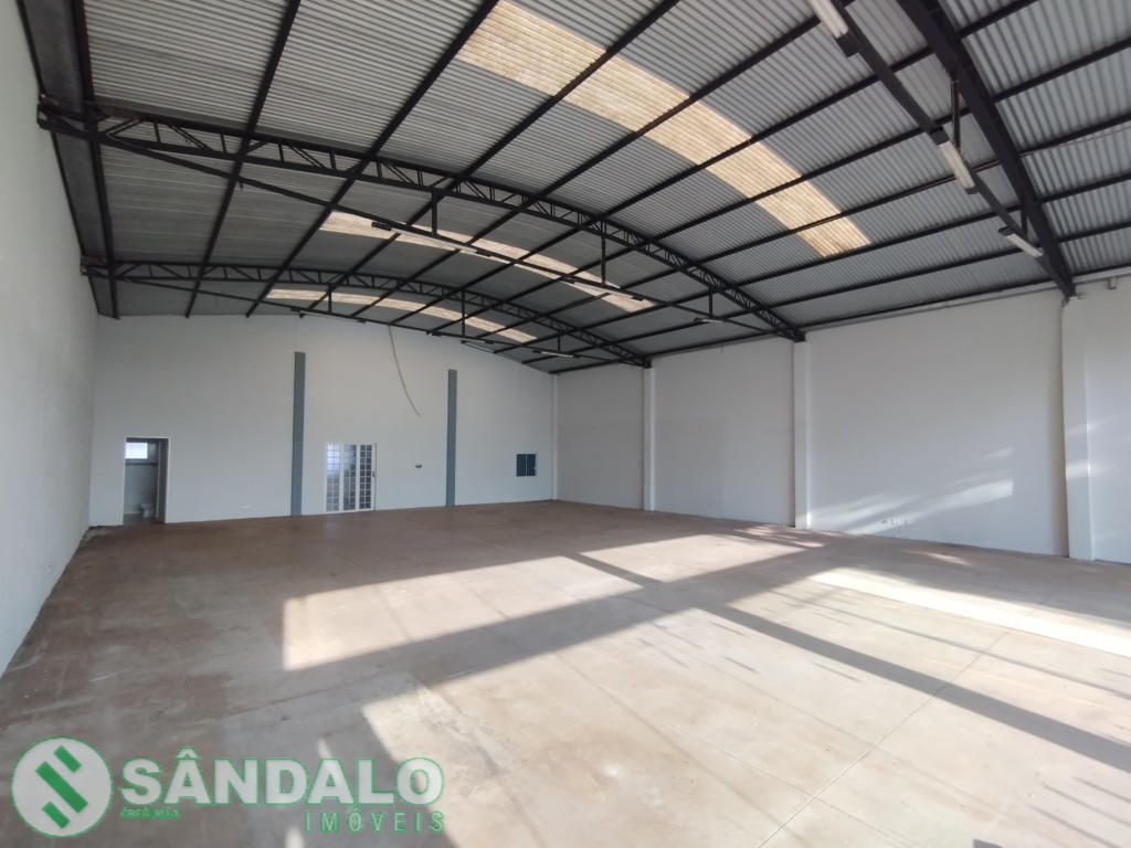 Barracão para locacao no Centro em Doutor Camargo com 498m² por R$ 5.280,00
