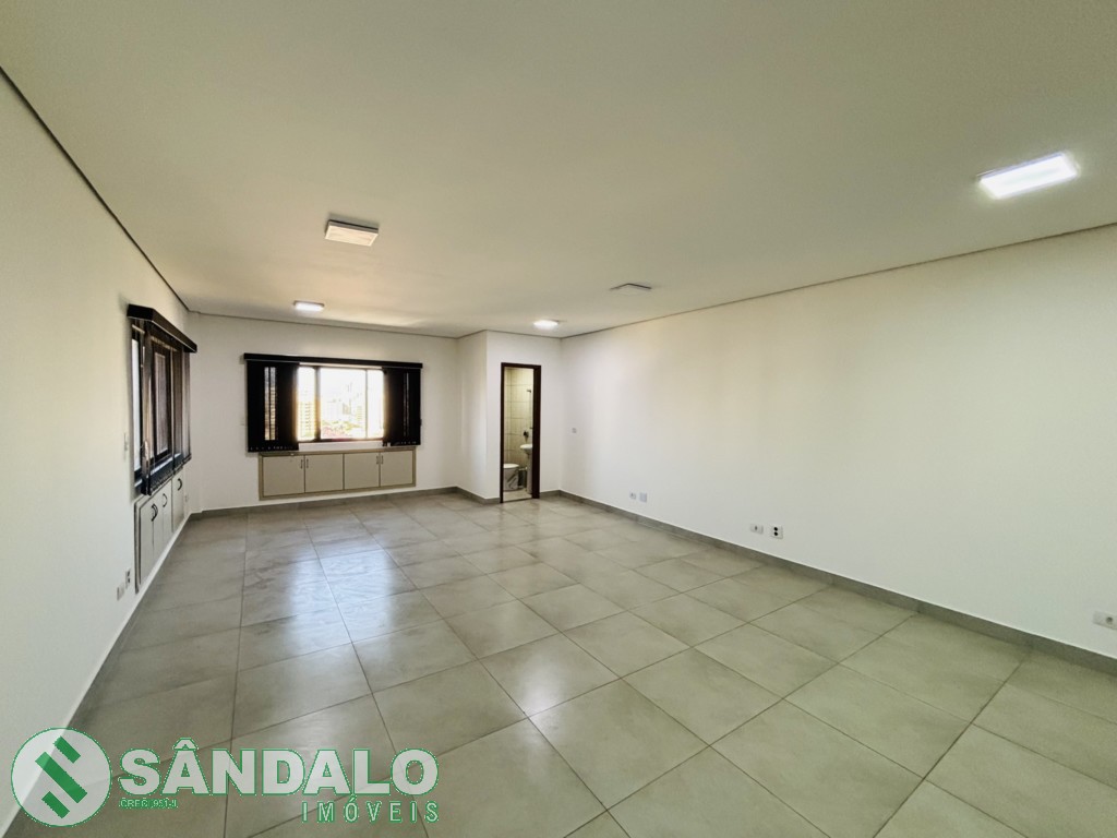 Sala Comercial para locacao no Zona 01 em Maringa com 56,69m² por R$ 1.650,00