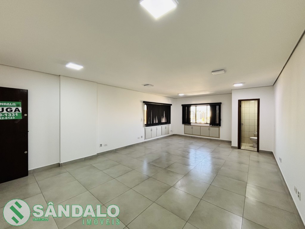 Sala Comercial para locacao no Zona 01 em Maringa com 56,69m² por R$ 1.650,00