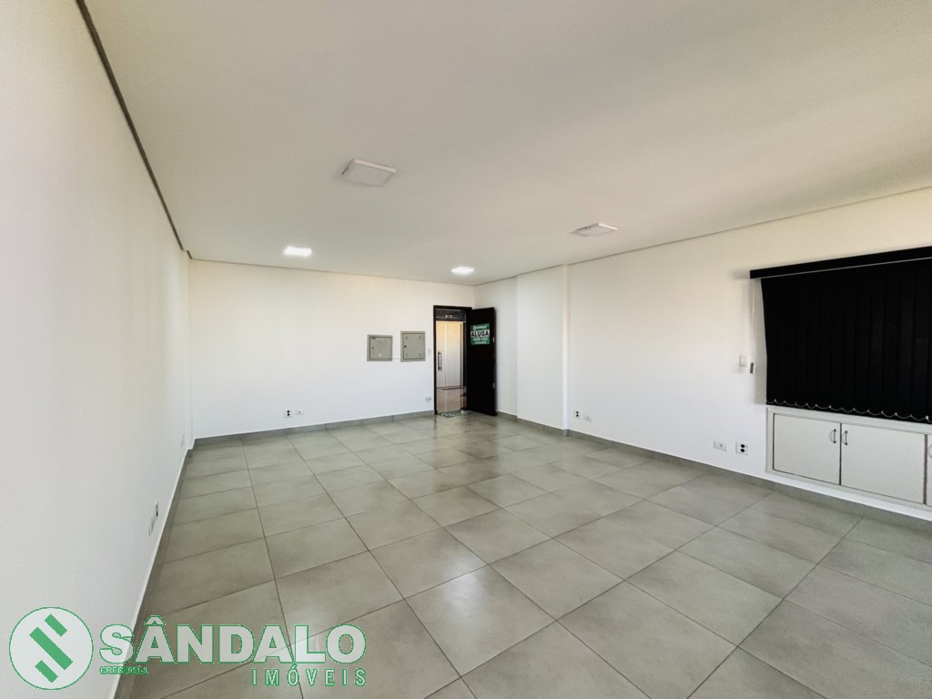 Sala Comercial para locacao no Zona 01 em Maringa com 56,69m² por R$ 1.650,00