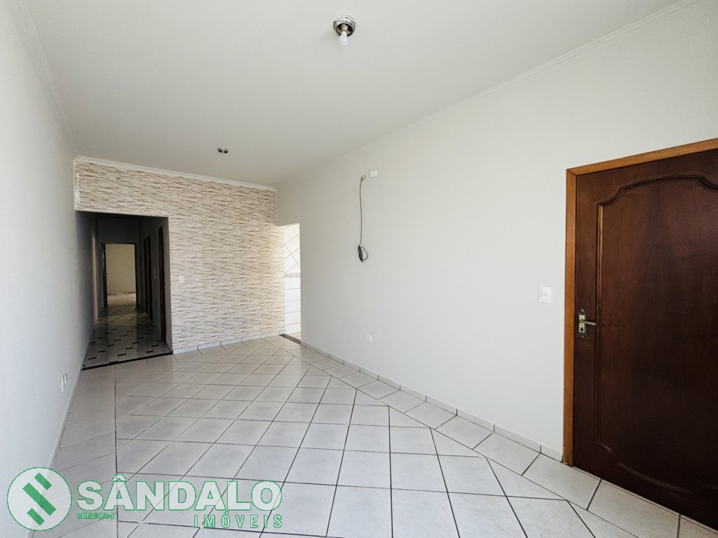 Casa para locacao no Jardim America em Maringa com 150m² por R$ 2.145,00