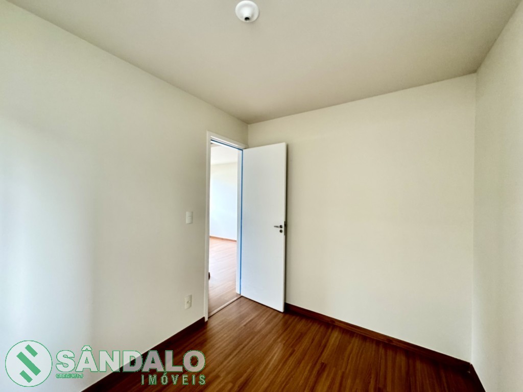 Apartamento para locacao no Conjunto Residencial Cidade Alta em Maringa com 96,44m² por R$ 1.265,00
